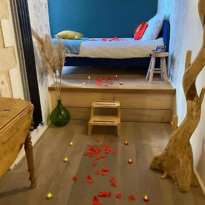 https://lovely-avignon-studio-de-charme-plein-centre-proche.aixenprovencehotels.org