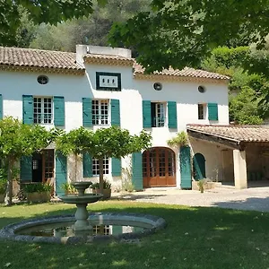 https://bastide-de-la-madeleine.fr-provencehotel.com