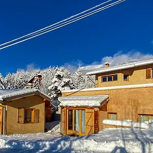 https://les-gites-de-largile.fr-provencehotel.com