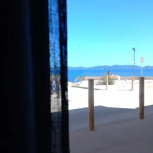 https://la-tour-fondue-appartement-t2-60-m-face-a-lile-de-porquerolles.aixenprovencehotels.org